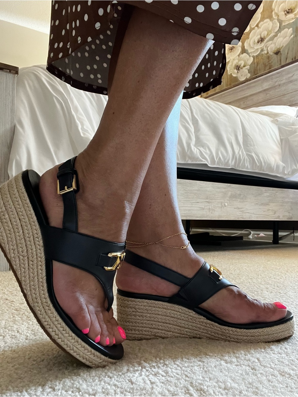 Michael Kors Black Thong Wedge Sandals with Gold MK Emblem - Picture 3 of 9